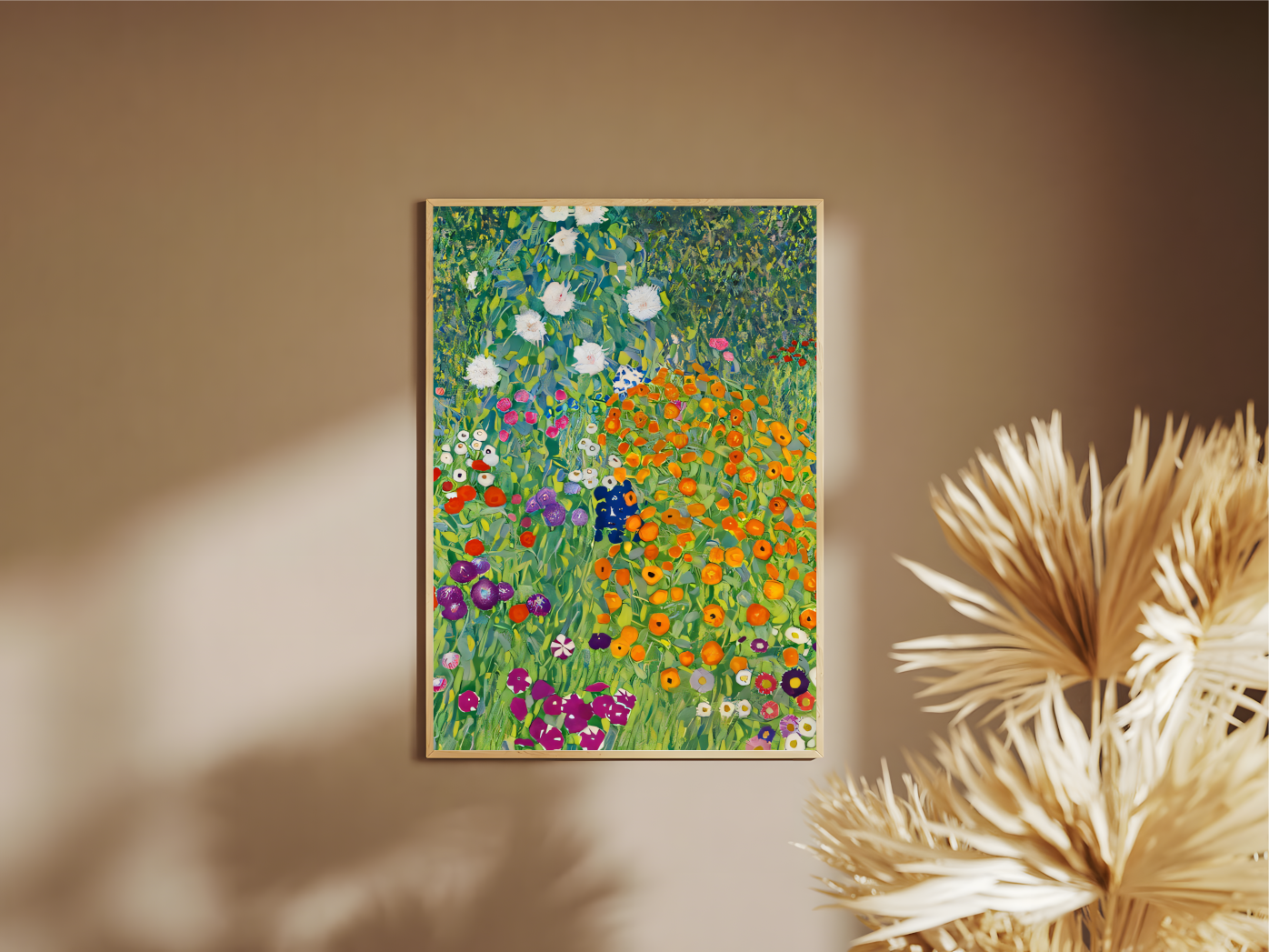 Holzrahmen Poster mit Rahmen gezeichnetes gemaltes Gemälde von Blumengarten mit Blumen und Pflanzen in orange grün violett weiß rot