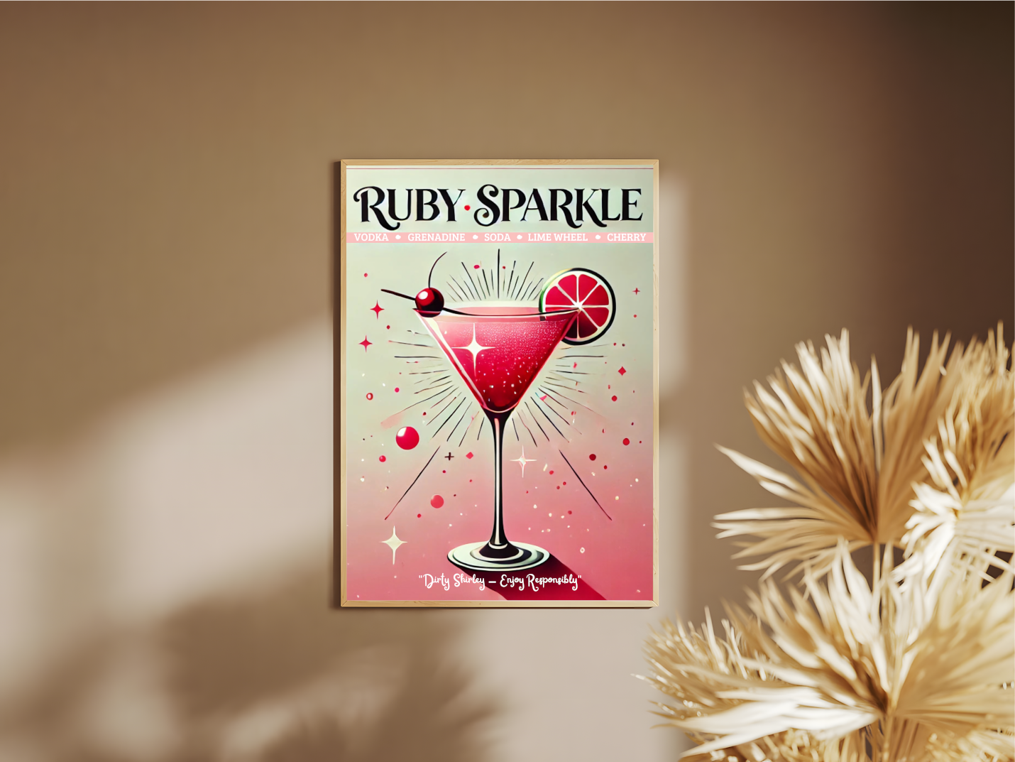 Holzrahmen Poster mit Rahmen Dirty Shirley Cocktailglas mit überschrift und beschriftung und effekten rosa pink schwarz beige