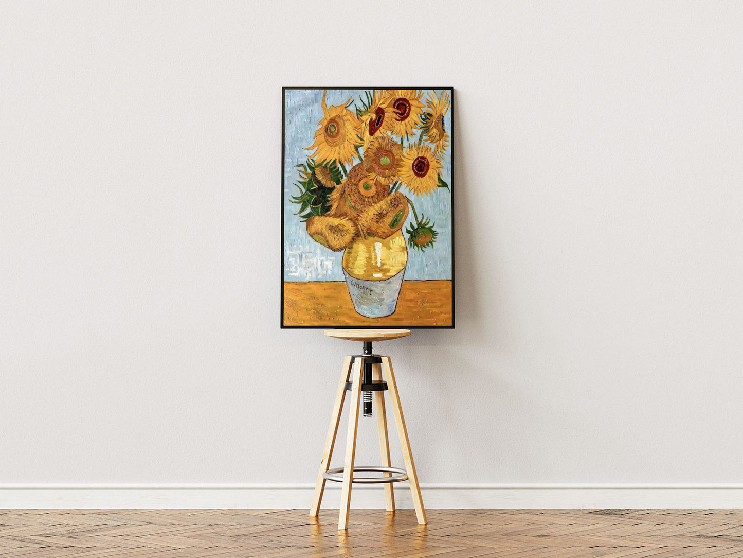 poster ständer  Poster mit Rahmen von gemalden gezeichnetem Gemälde von Sonnenblumen in einer Vase in rot gelb blau beige