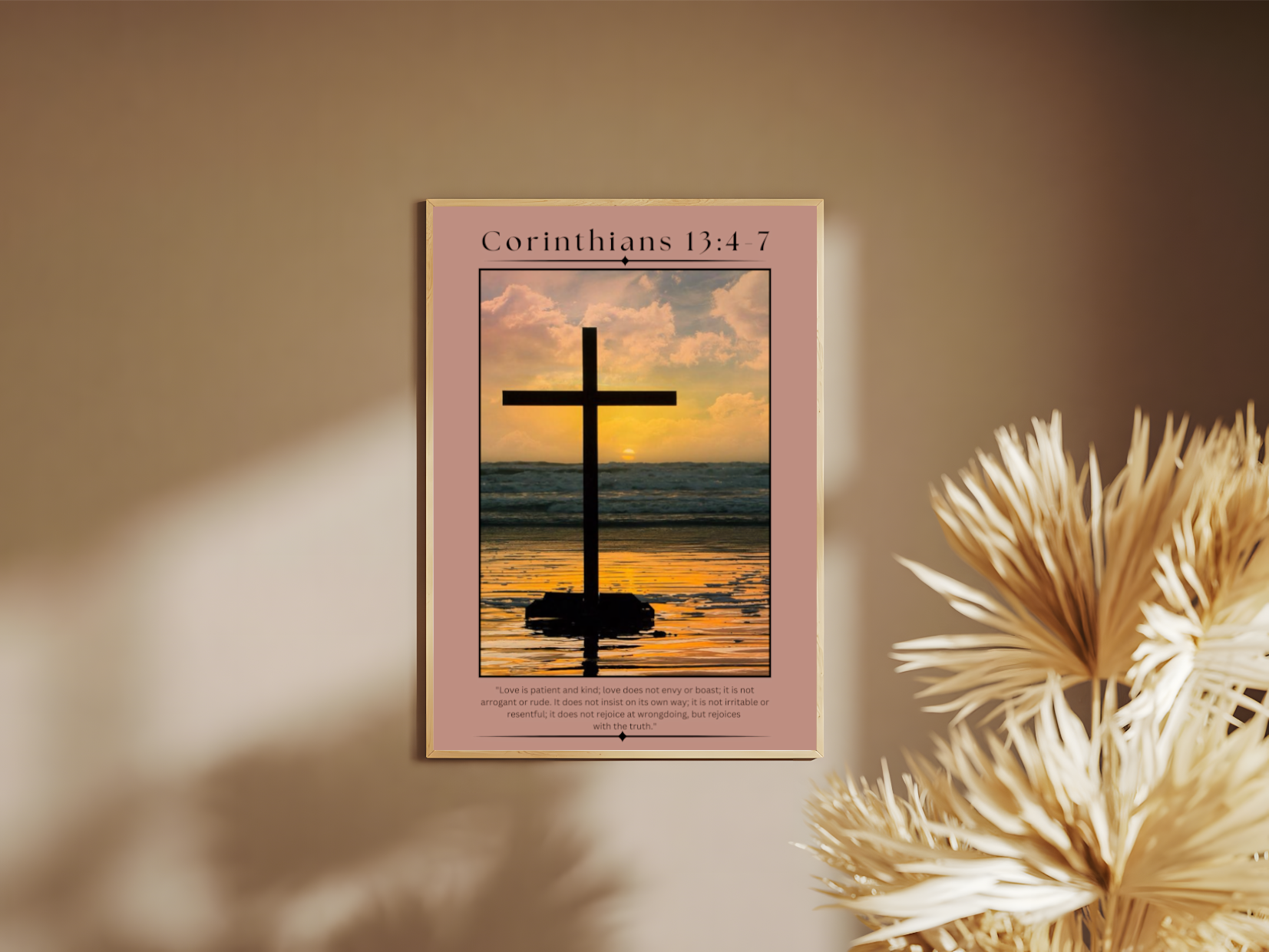 Holzrahmen Poster mit Rahmen von Landschaft und Meer mit religiösen Kreuz und Bibelzitat und Überschrift und Sonnenuntergang mit Rosa umrandung in rosa schwarz orange blau weiß