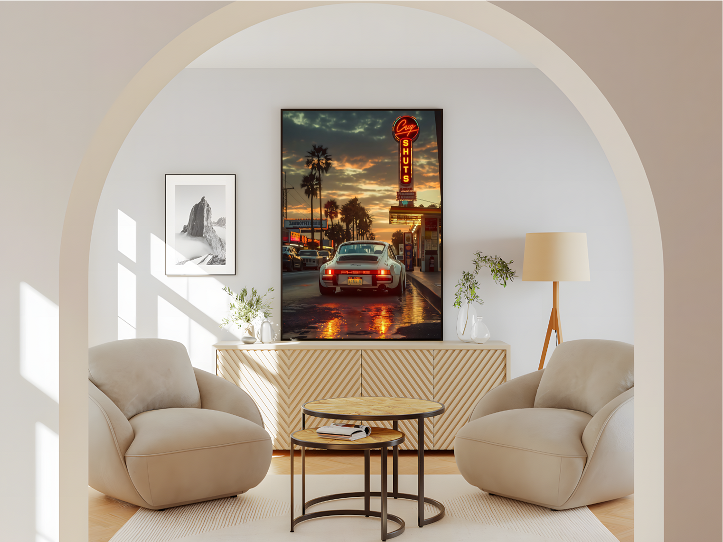 Wohnzimmer Poster mit Rahmen im Vintage Stil ein Porsche 911 an einer Tankstelle mit Sonnenuntergang und Palmen in rot weiß grau orange 