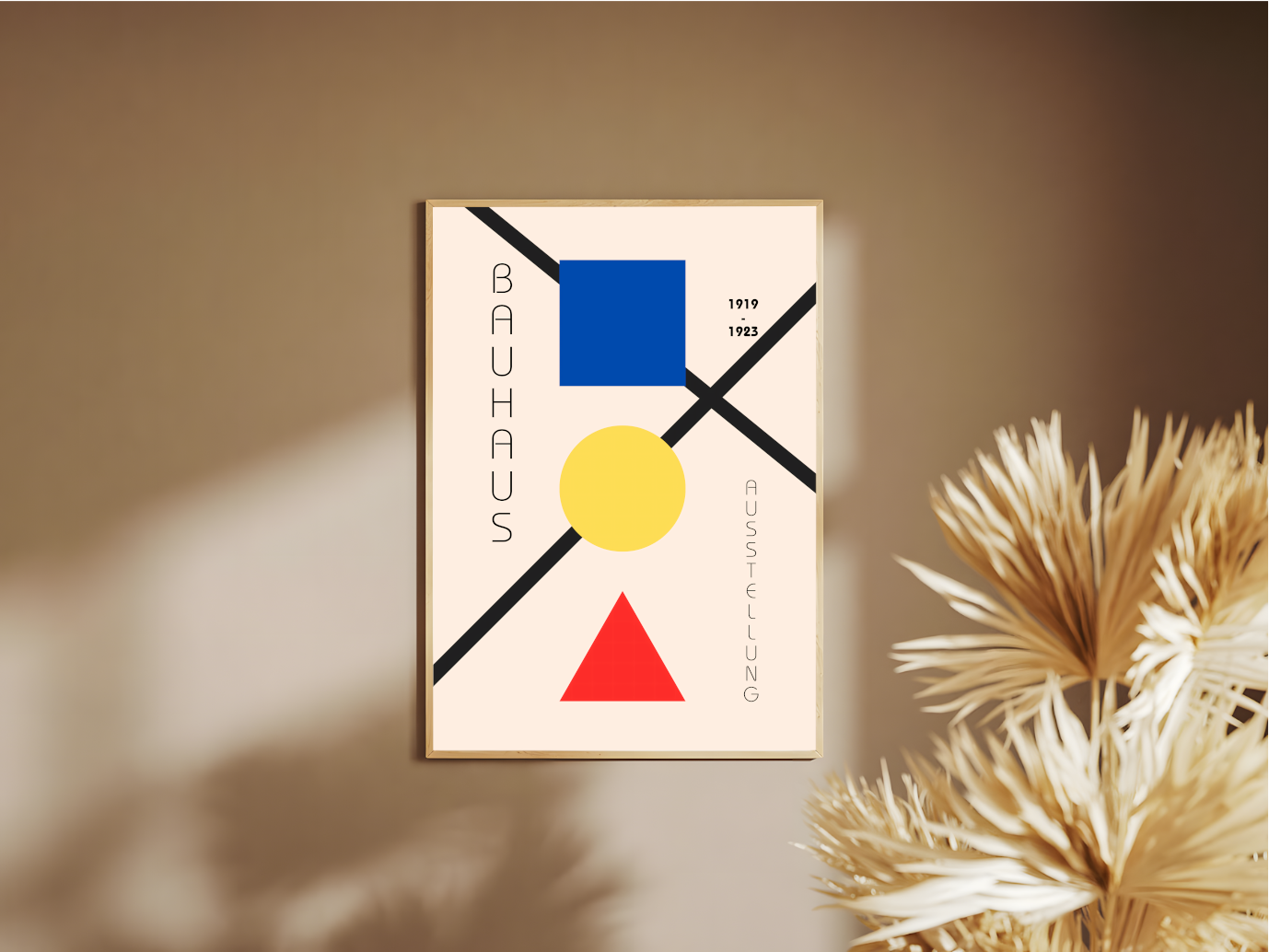 Holzrahmen  Poster mir Rahmen Bauhaus Ausstellung mit Geometrischen Formen in Blau Gelb und Rot und schwarz mit beschriftung