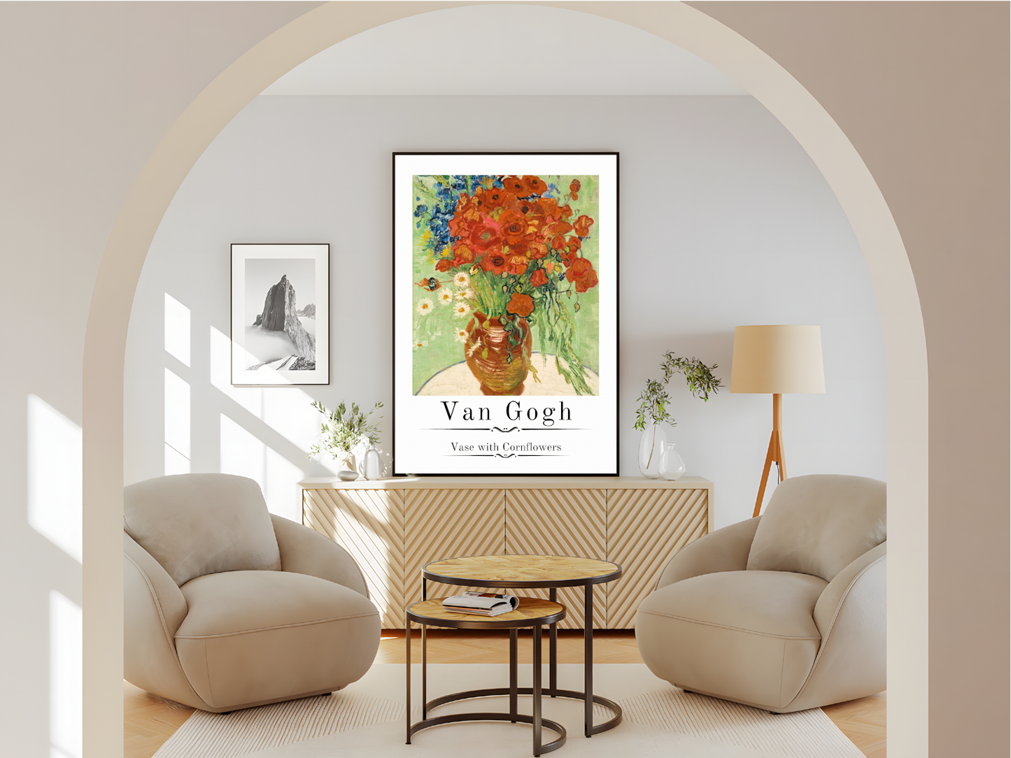 Wohnzimmer Poster mit Rahmen von einem Gemälde von Van Gogh im gezeichneten still von Vase mit Blumen und weißer umrandung mit überschrift und beschriftung weiß orange grün beige braun