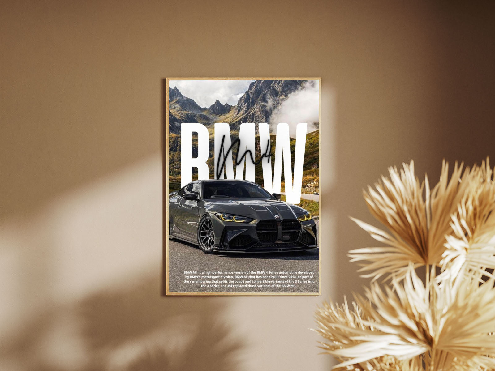 Holzrahmen  Poster mit Rahmen von BMW M4 mit Bergen und Landschaft im Hintergrund in grau weiß grün mit beschriftung und überschrift