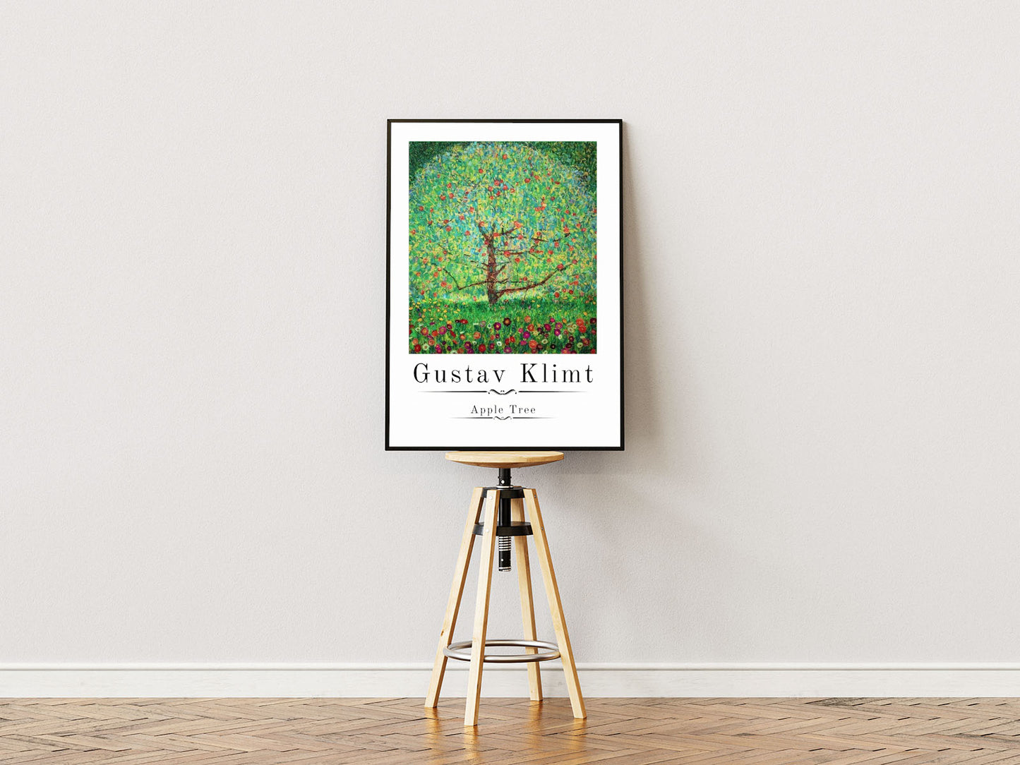 Poster ständer Poster mit Rahmen gezeichnetes gemaltes Gemälde Apfelbaum mit blumen davor und Äpfel hängen am Baum mit überschrift und beschreibung und weißer umrandung schwarz weiß grün rot 