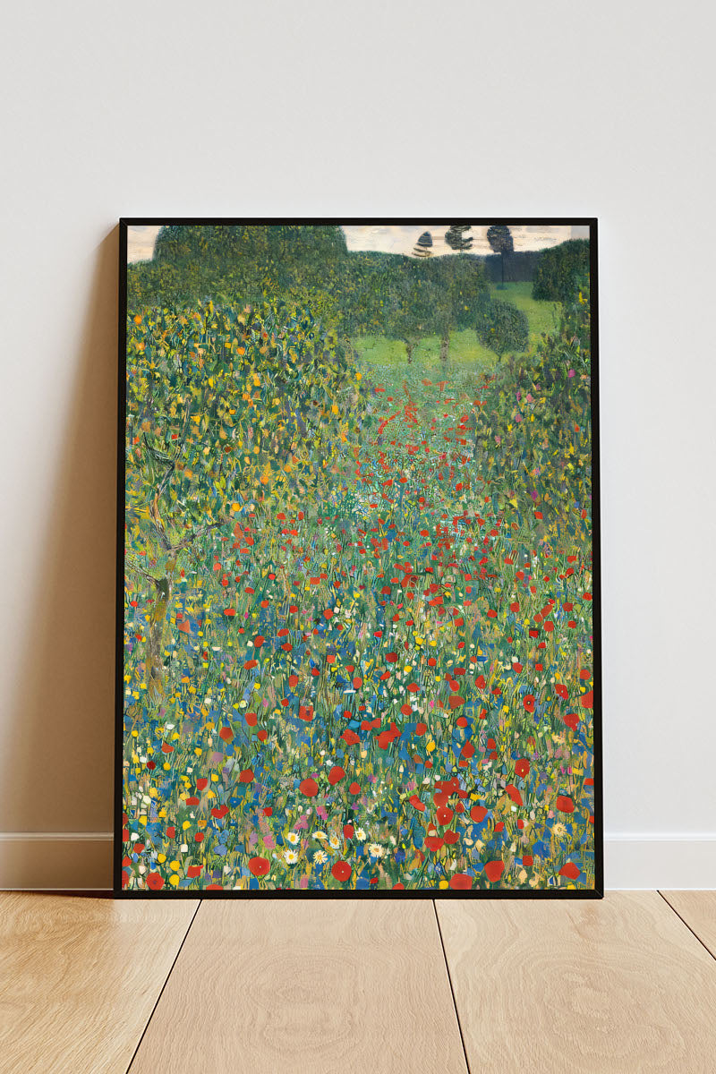 Close-up Poster mit Rahmen gezeichnetes gemaltes Gemälde Gustav Klimt von Mohn und blühenden Blumen und Mohn mit bäumen natur landschaft rot grün gelb