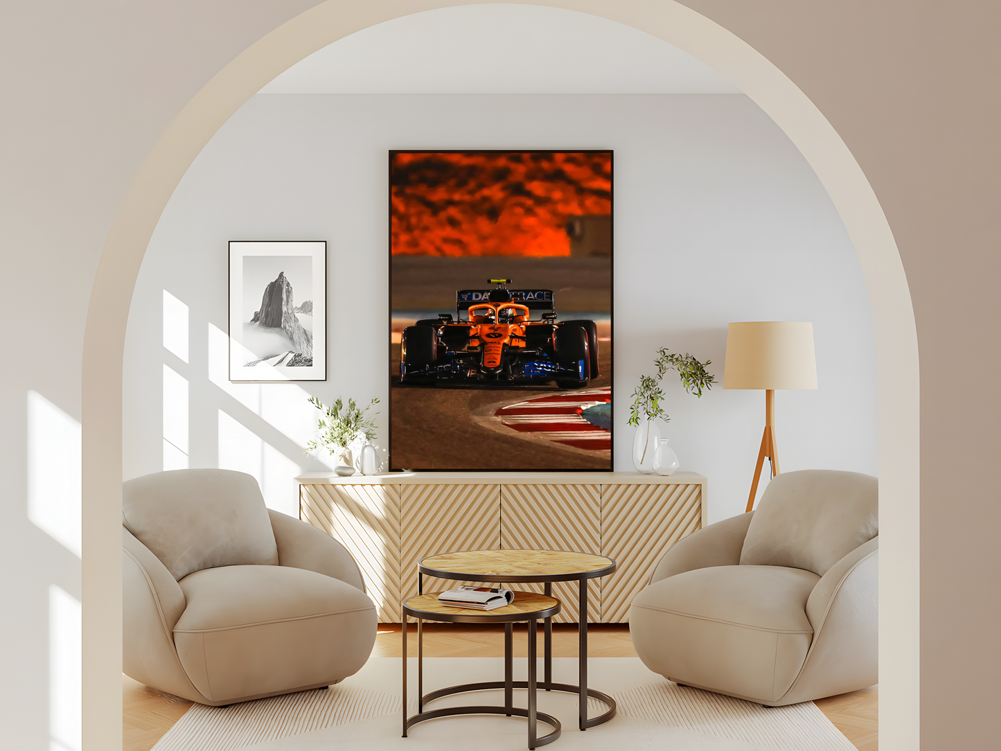 Wohnzimmer Poster mit Rahmen formel 1 Auto auf Rennstrecke mit orangen Sonnenuntergang in orange blau schwarz rot weiß