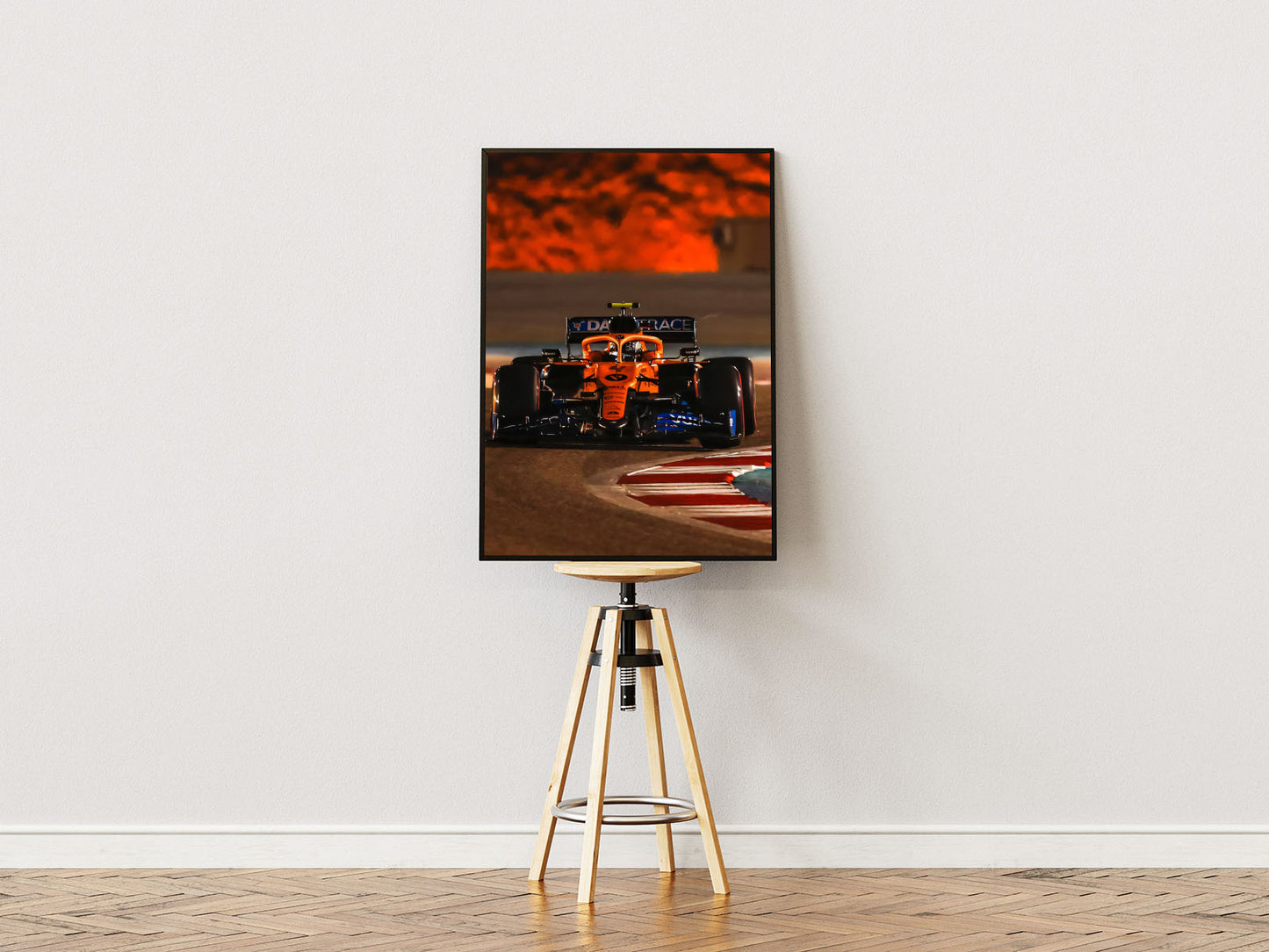 Poster ständer Poster mit Rahmen formel 1 Auto auf Rennstrecke mit orangen Sonnenuntergang in orange blau schwarz rot weiß