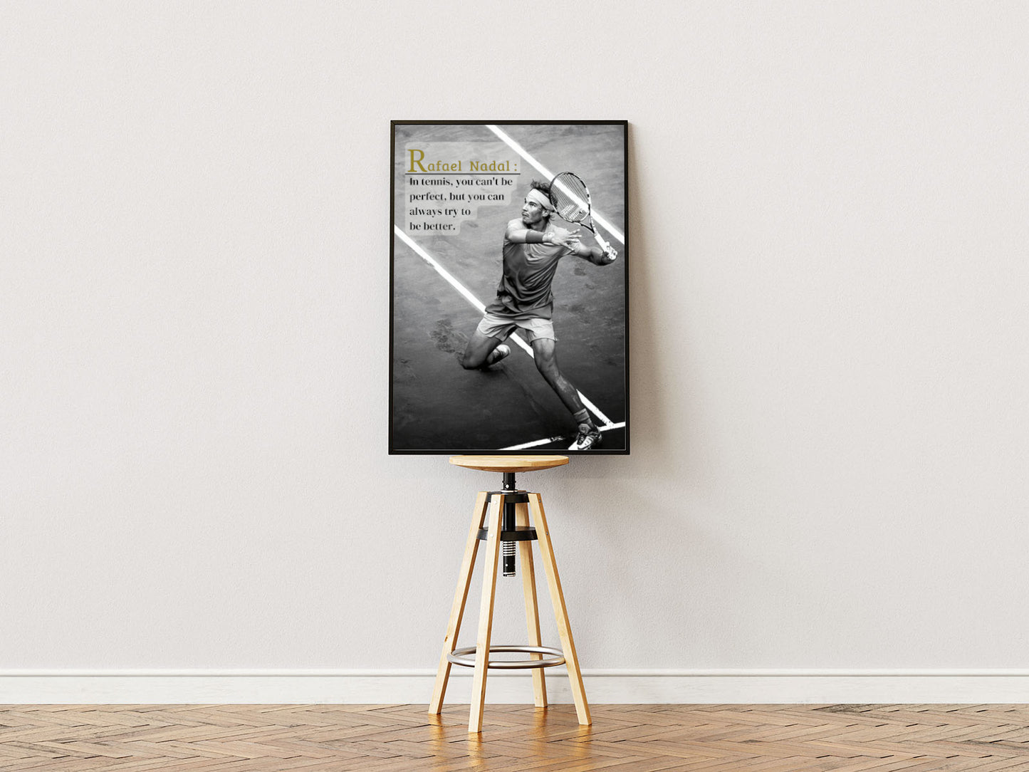 Poster ständer Poster mit Rahmen von Rafael Nadal beim Tennisspielen mit motivationsspruch und überschrift Bild in Grau