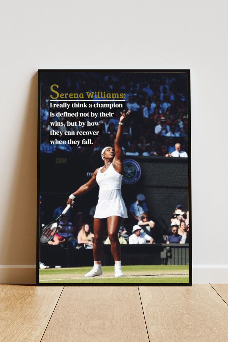 Close-up Poster mit Rahmen von Tennispieler Serena Williams im Tennisstadium auf Tennisplatz mit motivierenden Zitat und Spruch grün blau weiß schwarz