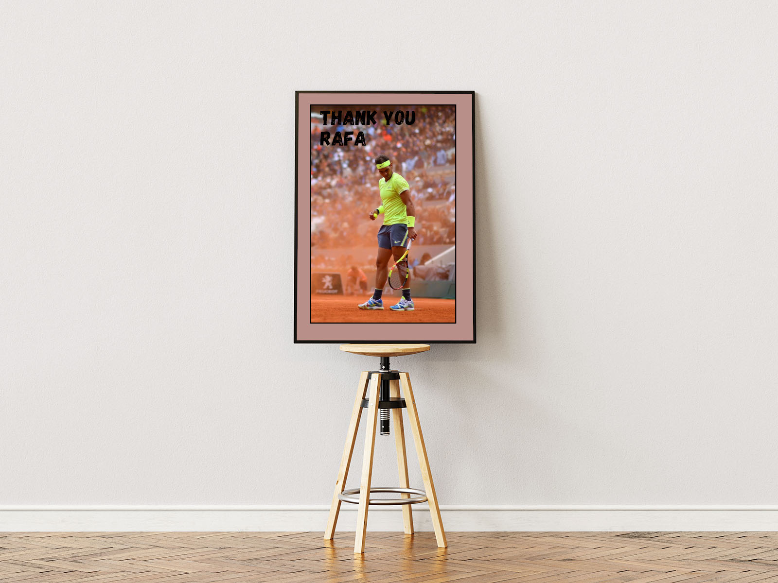 Poster ständer Poster mit Rahmen von Tennisspieler Rafael Nadal mit Bedankungsspruch in beige orange gelb