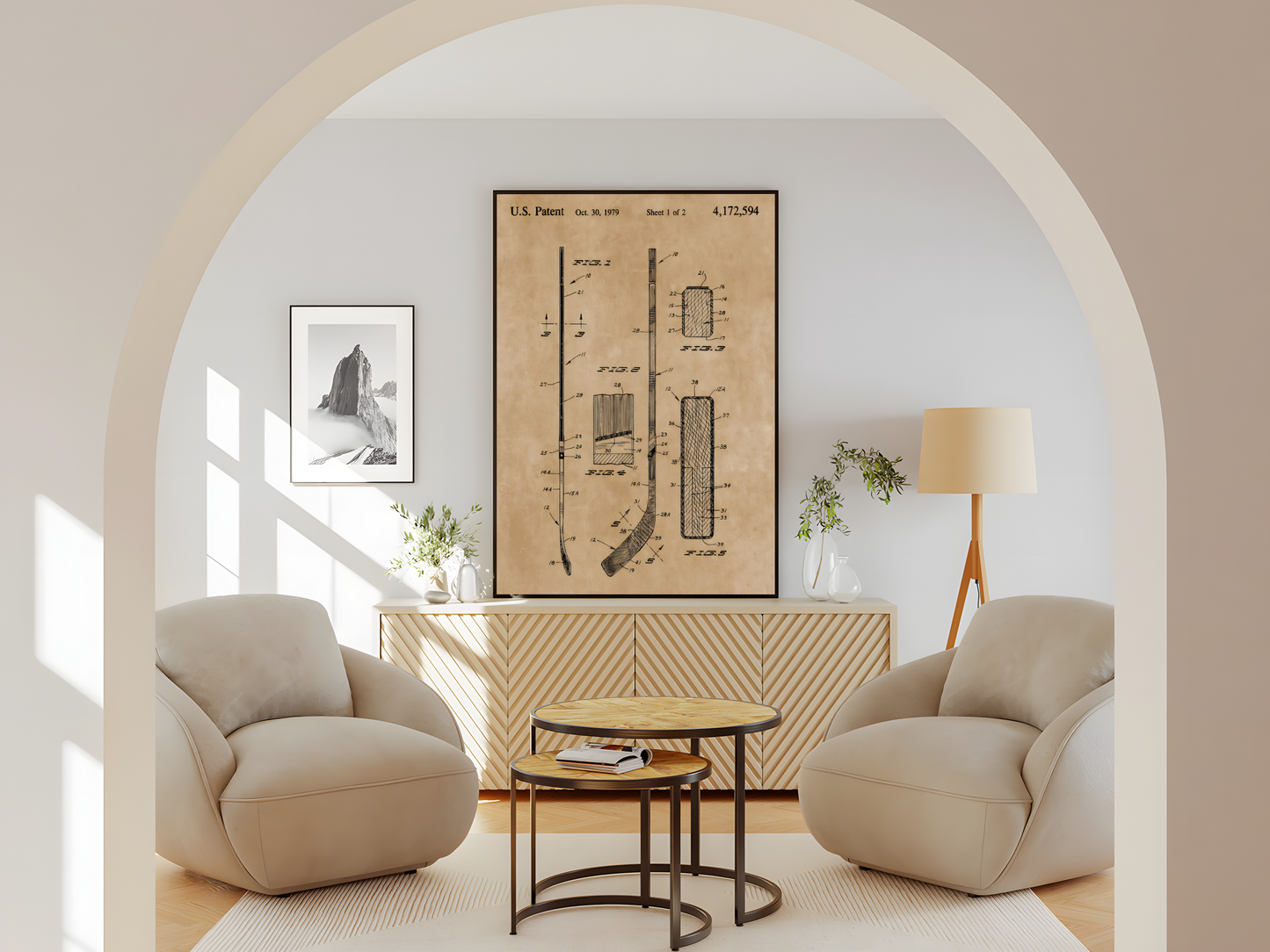 Wohnzimmer Poster mit Rahmen Hockeyschläger im gezeichneten Stil mit beschriftung in beige braun und Schwarz