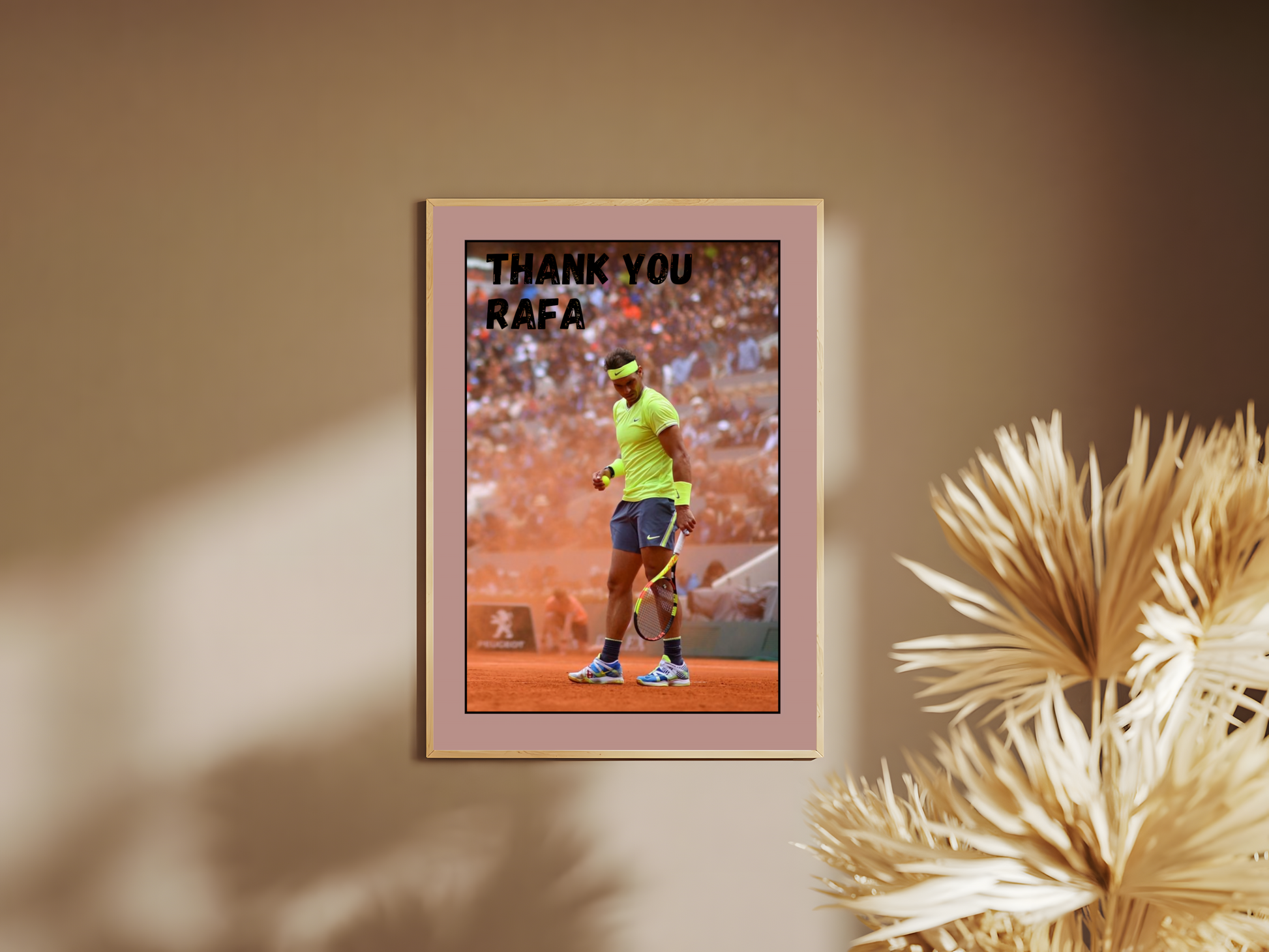 Holzrahmen Poster mit Rahmen von Tennisspieler Rafael Nadal mit Bedankungsspruch in beige orange gelb